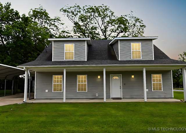 Property at 304 S Blackstone St, Vian, OK 74962, 4 beds, 2 baths