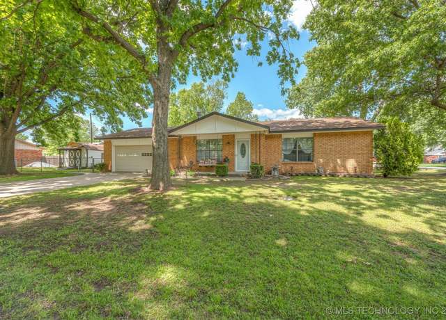 Property at 500 S B Ave, Bixby, OK 74008, 2 beds, 1 bath