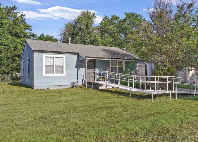 Property at 1022 Wesley Dr, Broken Arrow, OK 74012, 2 beds, 1 bath