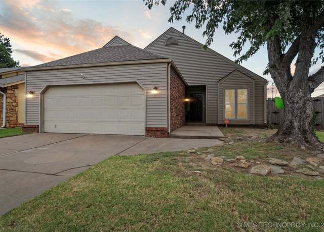 Property at 6727 S 112th EastAvenue, Tulsa, OK 74133, 3 beds, 2 baths
