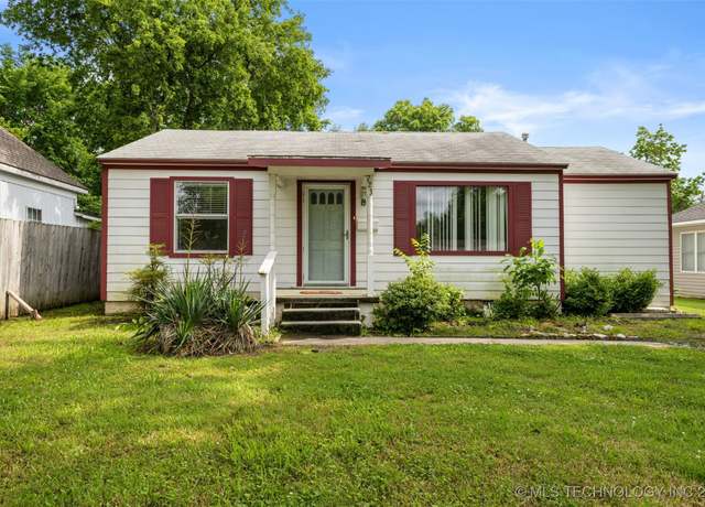 Property at 723 W 16th St, Ada, OK 74820, 2 beds, 1 bath