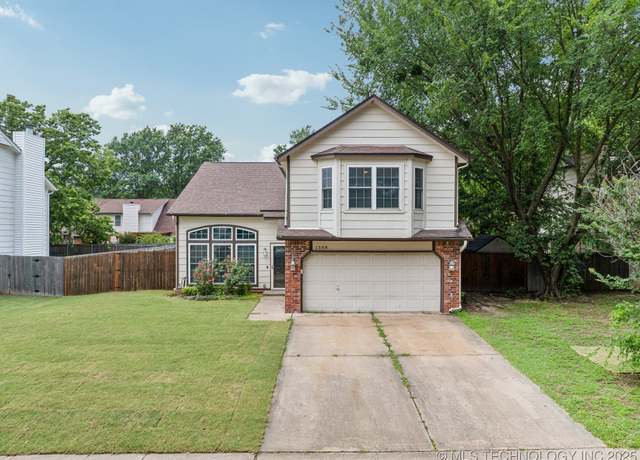 Property at 1508 S Kalanchoe Ave, Broken Arrow, OK 74012, 3 beds, 2.5 baths