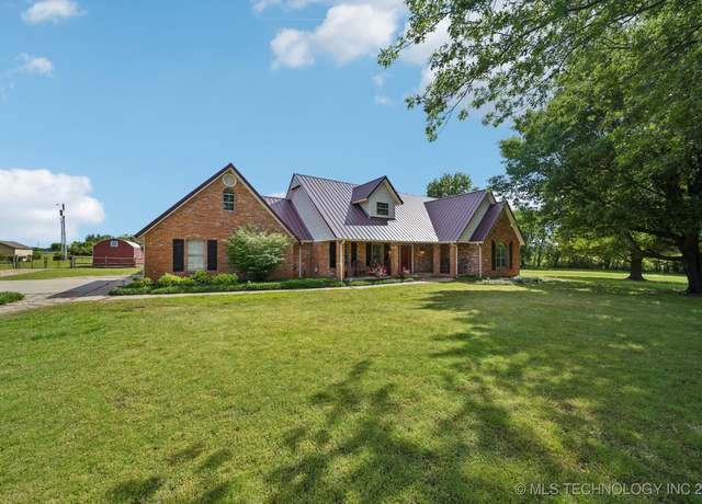 Property at 11712 E 121st St, Collinsville, OK 74021, 4 beds, 2.5 baths