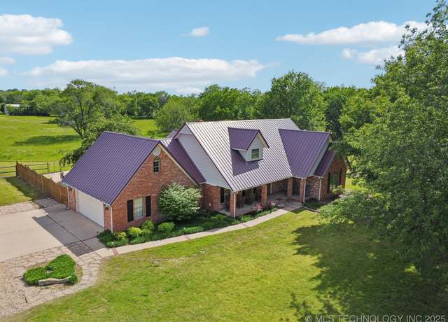 Property at 11712 E 121st St, Collinsville, OK 74021, 4 beds, 2.5 baths