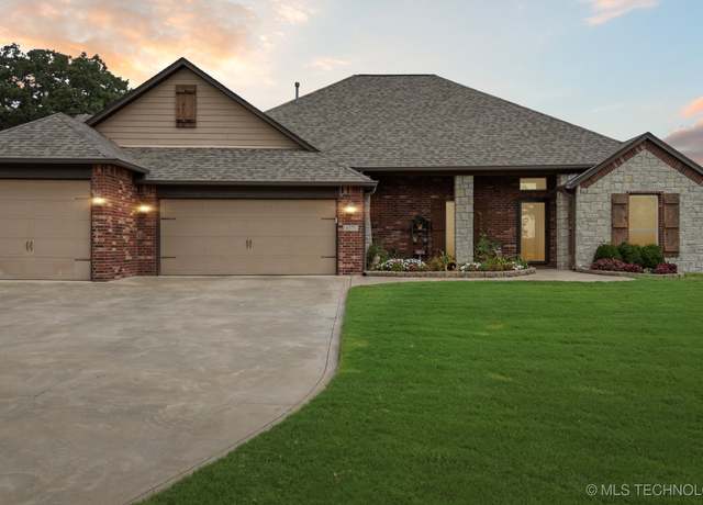 Property at 6575 W 161st St S, Kiefer, OK 74041, 3 beds, 2 baths