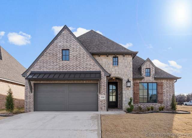 Property at 5310 E 126th St S, Bixby, OK 74008, 3 beds, 2.5 baths