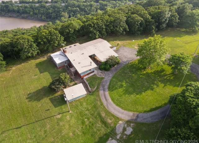 Property at 418391 E 1215 Rd, Eufaula, OK 74432, 3 beds, 3 baths