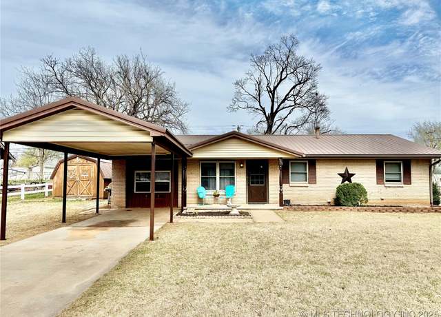 Property at 1001 Holly, Perry, OK 73077, 3 beds, 1.5 baths