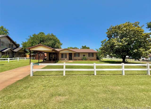 Property at 1001 Holly, Perry, OK 73077, 3 beds, 1.5 baths