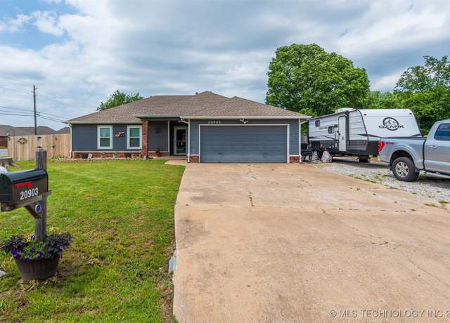 Property at 20903 E 35th St S, Broken Arrow, OK 74014, 3 beds, 2 baths
