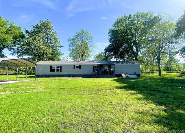 Property at 1133 S 54th St, Muskogee, OK 74401, 3 beds, 2 baths