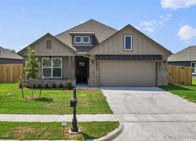 Property at 12026 E 106th Pl, Owasso, OK 74055, 3 beds, 2.5 baths