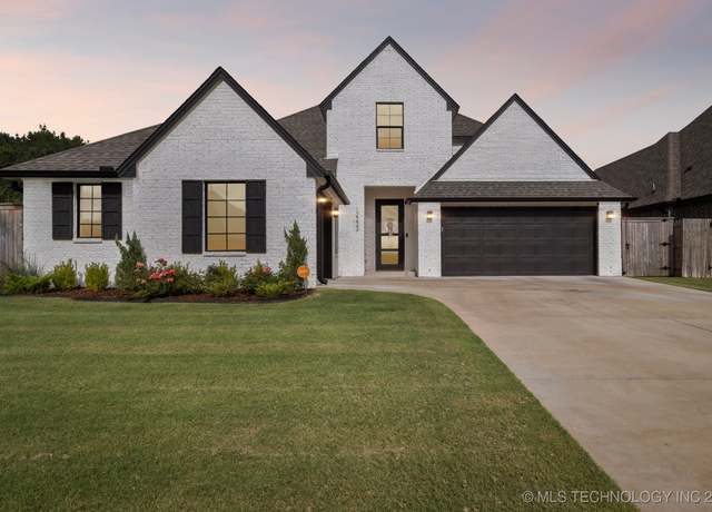 Property at 12233 S 102nd EastAvenue, Bixby, OK 74008, 5 beds, 3.5 baths