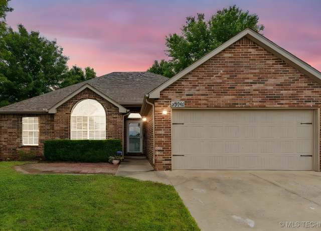 Property at 29901 E 137th Pl, Coweta, OK 74429, 3 beds, 2 baths