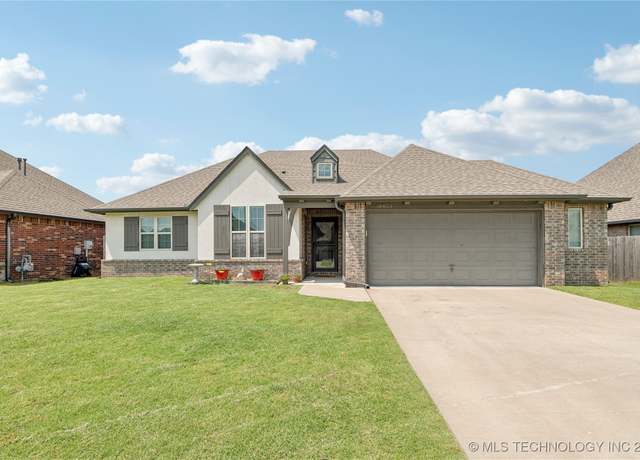 Property at 18403 E 50th St, Tulsa, OK 74134, 3 beds, 2 baths