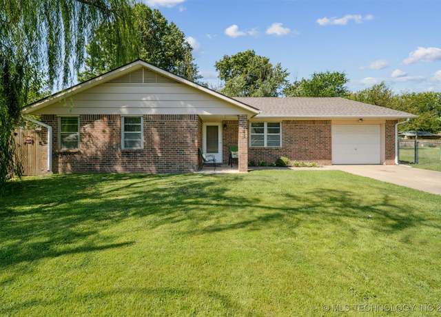 Property at 20963 E 34th St S, Broken Arrow, OK 74014, 3 beds, 2 baths
