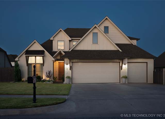 Property at 815 N 87th St, Broken Arrow, OK 74014, 4 beds, 2.5 baths