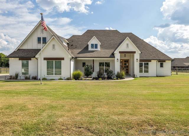 Property at 5256 E Hickory Hollow Dr, Claremore, OK 74019, 4 beds, 3.5 baths
