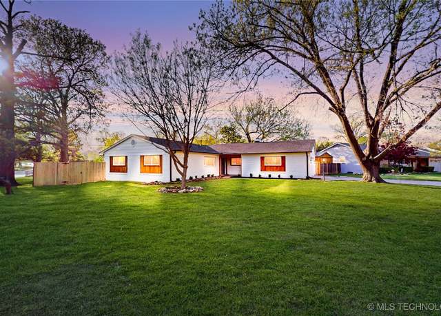 Property at 4642 S Knoxville Ave, Tulsa, OK 74135, 3 beds, 2.5 baths