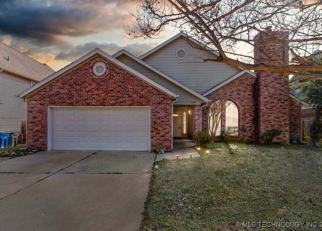 Property at 9219 S Erie Ave, Tulsa, OK 74137, 3 beds, 2 baths