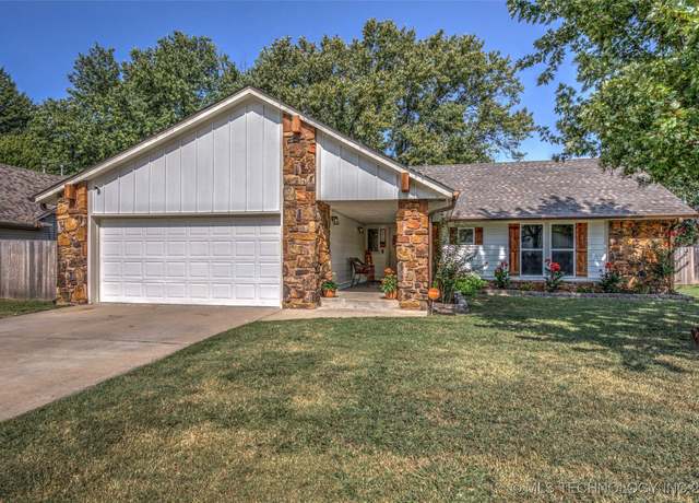 Property at 2510 Trailwood Dr, Claremore, OK 74017, 3 beds, 2 baths