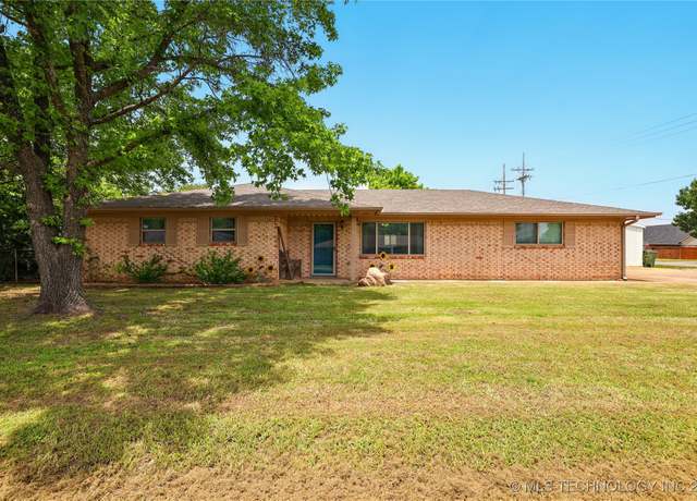Property at 300 Michele, Calera, OK 74730, 3 beds, 2 baths