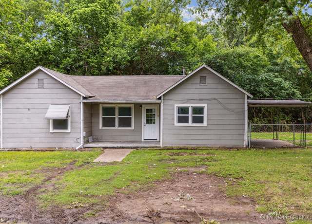 Property at 1123 Spring St, Collinsville, OK 74021, 3 beds, 2 baths