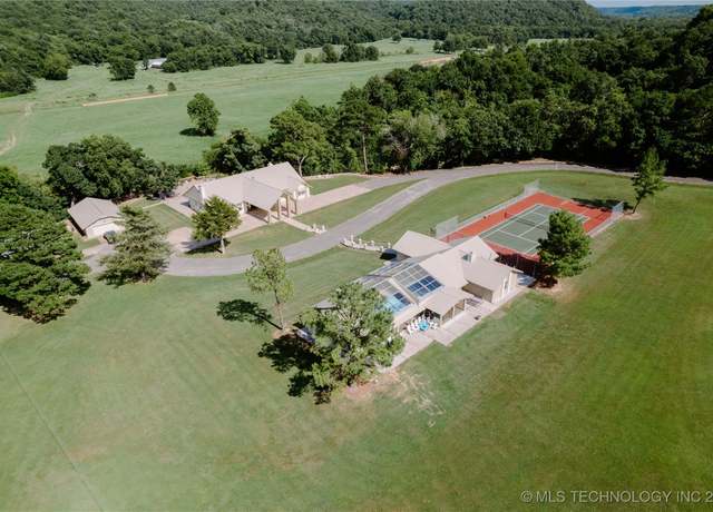 Property at 4100 N 430 Rd, Locust Grove, OK 74352, 3 beds, 2.5 baths