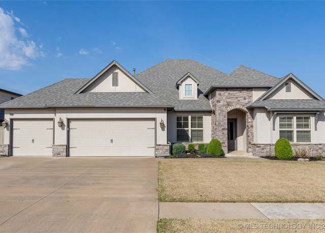 Property at 12822 S Date St, Jenks, OK 74037, 3 beds, 2 baths
