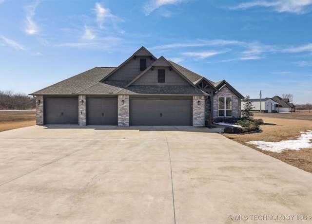 Property at 19916 E 126th St N, Collinsville, OK 74021, 3 beds, 2.5 baths