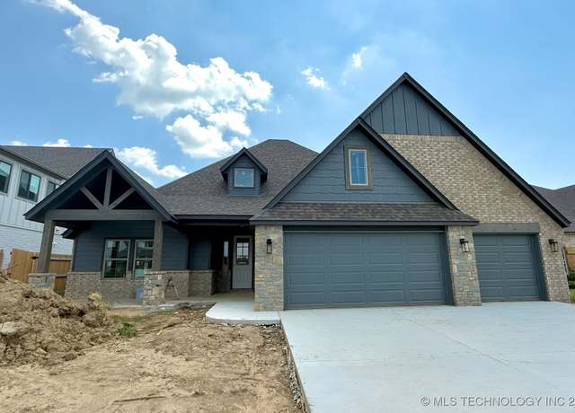 Property at 7109 E Queens St, Broken Arrow, OK 74014, 4 beds, 3.5 baths