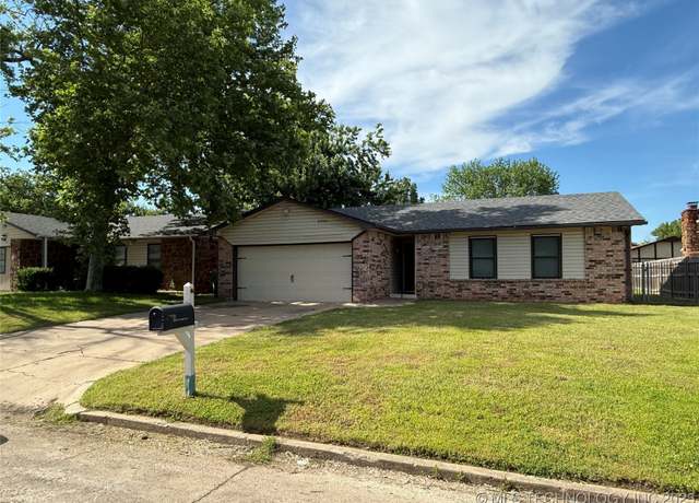 Property at 21533 E 32nd St S, Broken Arrow, OK 74014, 3 beds, 2 baths