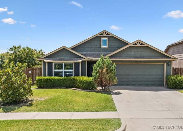 Property at 15304 E 109th Pl N, Owasso, OK 74055, 3 beds, 2 baths