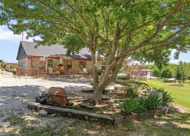 Property at 6472 Kings Rd, Ardmore, OK 73401, 3 beds, 2.5 baths