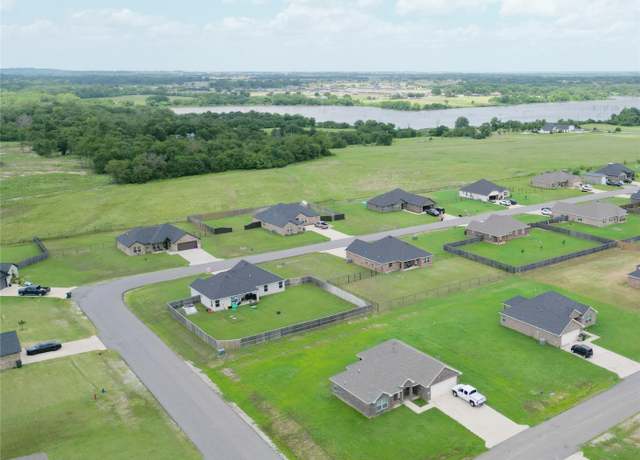 Property at 280 Lake Meadow Loop, Durant, OK 74701, 3 beds, 2 baths