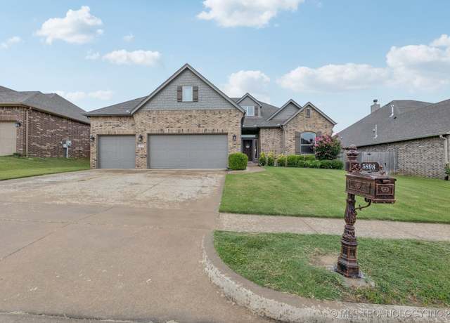 Property at 5898 E 143rd St S, Bixby, OK 74008, 4 beds, 3 baths