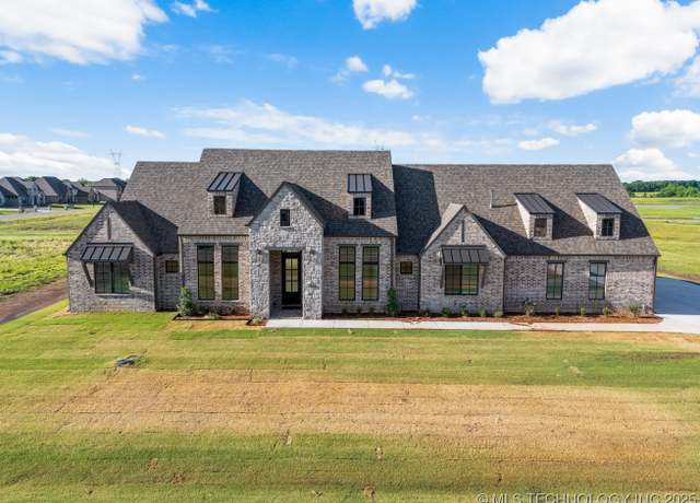 Property at 5536 E 174th St S, Bixby, OK 74008, 4 beds, 3 baths