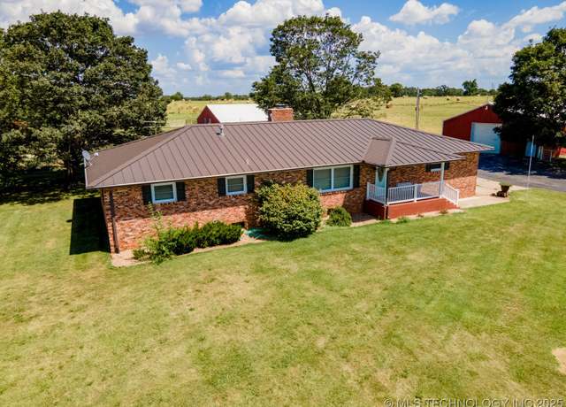 Property at 2514 Hwy 97, Pierce City, MO 65723, 4 beds, 2.5 baths