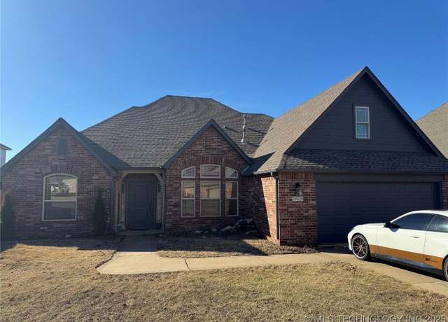 Property at 2608 S 12th St, Broken Arrow, OK 74012, 4 beds, 3 baths