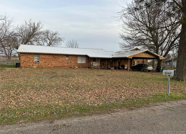 Property at 201 S C, Calera, OK 74730, 3 beds, 2 baths