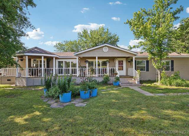 Property at 520 E 15th St, Mounds, OK 74047, 4 beds, 3 baths
