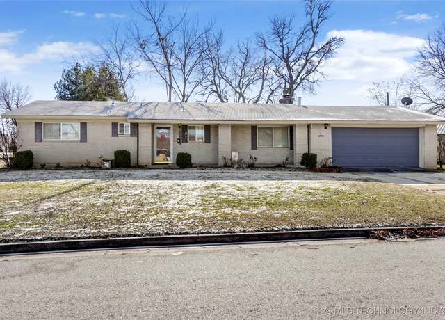 Property at 6996 E 19th St S, Tulsa, OK 74112, 3 beds, 1.5 baths