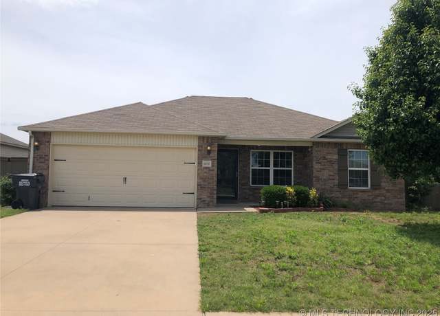 Property at 14920 S Pin Oak St, Glenpool, OK 74033, 3 beds, 2 baths