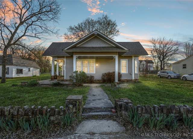 Property at 406 N Parkinson Ave, Wagoner, OK 74467, 2 beds, 1 bath