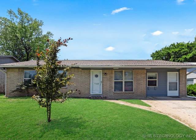 Property at 14436 S Dogwood St, Glenpool, OK 74033, 4 beds, 2 baths