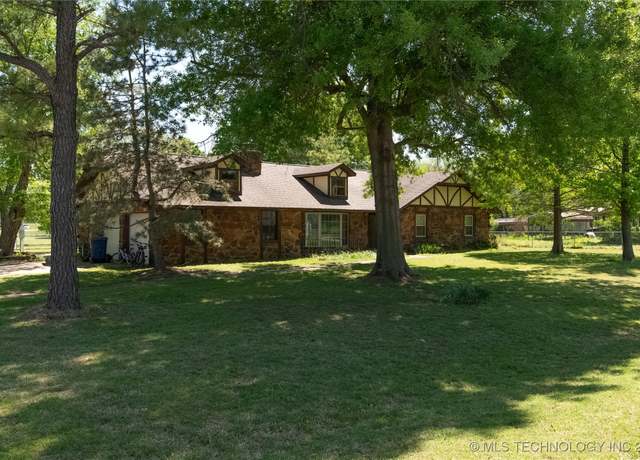 Property at 12931 N 135th EastAvenue, Collinsville, OK 74021, 3 beds, 2 baths