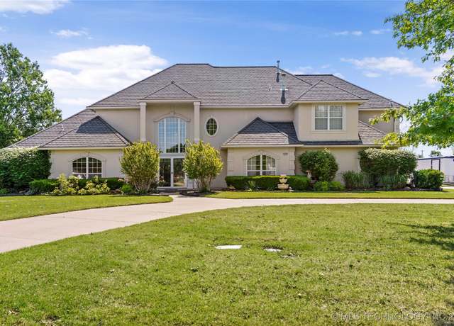 Property at 3405 S Aster Ave, Broken Arrow, OK 74012, 5 beds, 4 baths