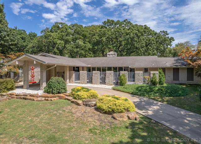 Property at 6129 S Knoxville Ave, Tulsa, OK 74136, 3 beds, 2.5 baths