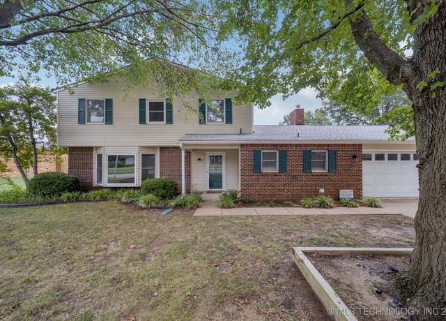 Property at 1600 SE Whitney Ln, Bartlesville, OK 74006, 4 beds, 2.5 baths