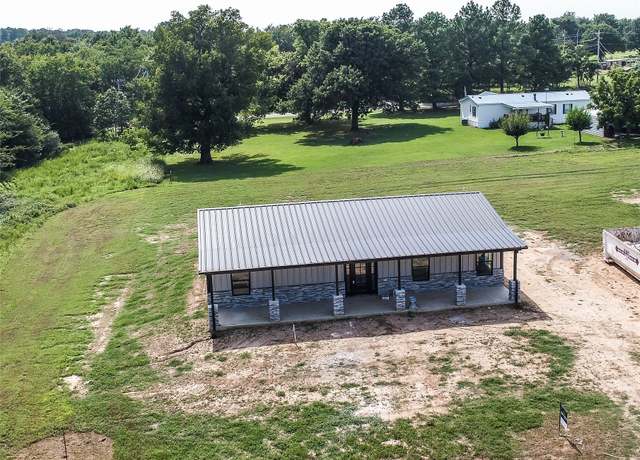 Property at 84 Reagan Dr, Eufaula, OK 74432, 3 beds, 2 baths